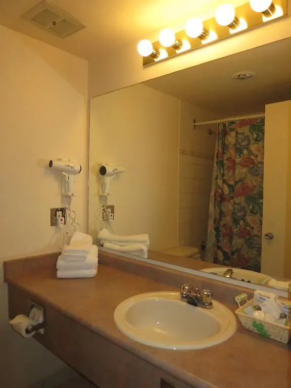 Tropicana Suite Hotel Vancouver 2*,  Canadá